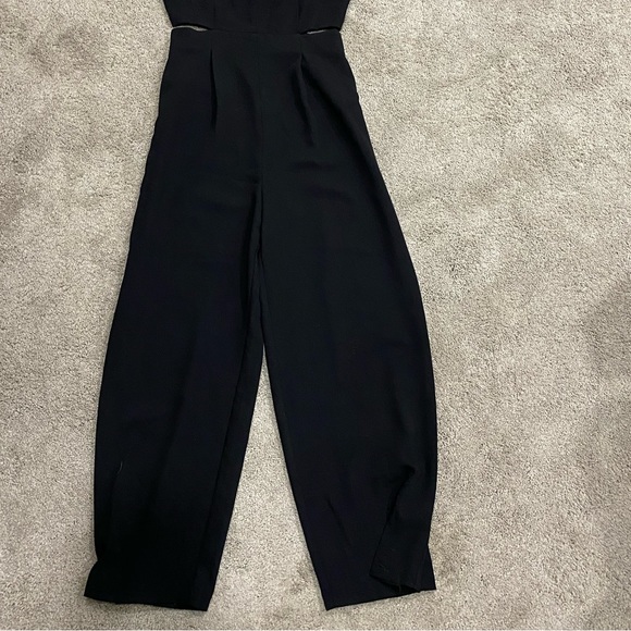Zara sleeveless jumpsuit with side cutouts - Picture 2 of 11